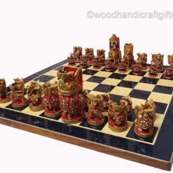 chess king and queen side view