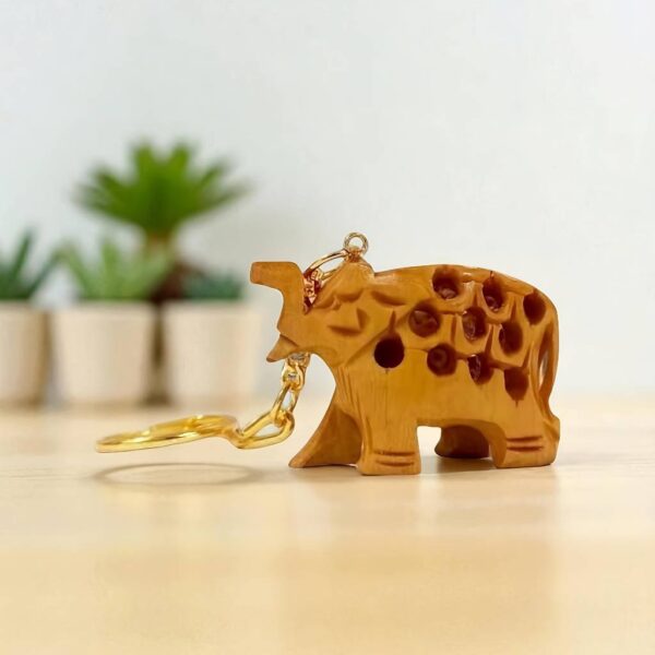 wooden trunk up elephant key chins with matel ring