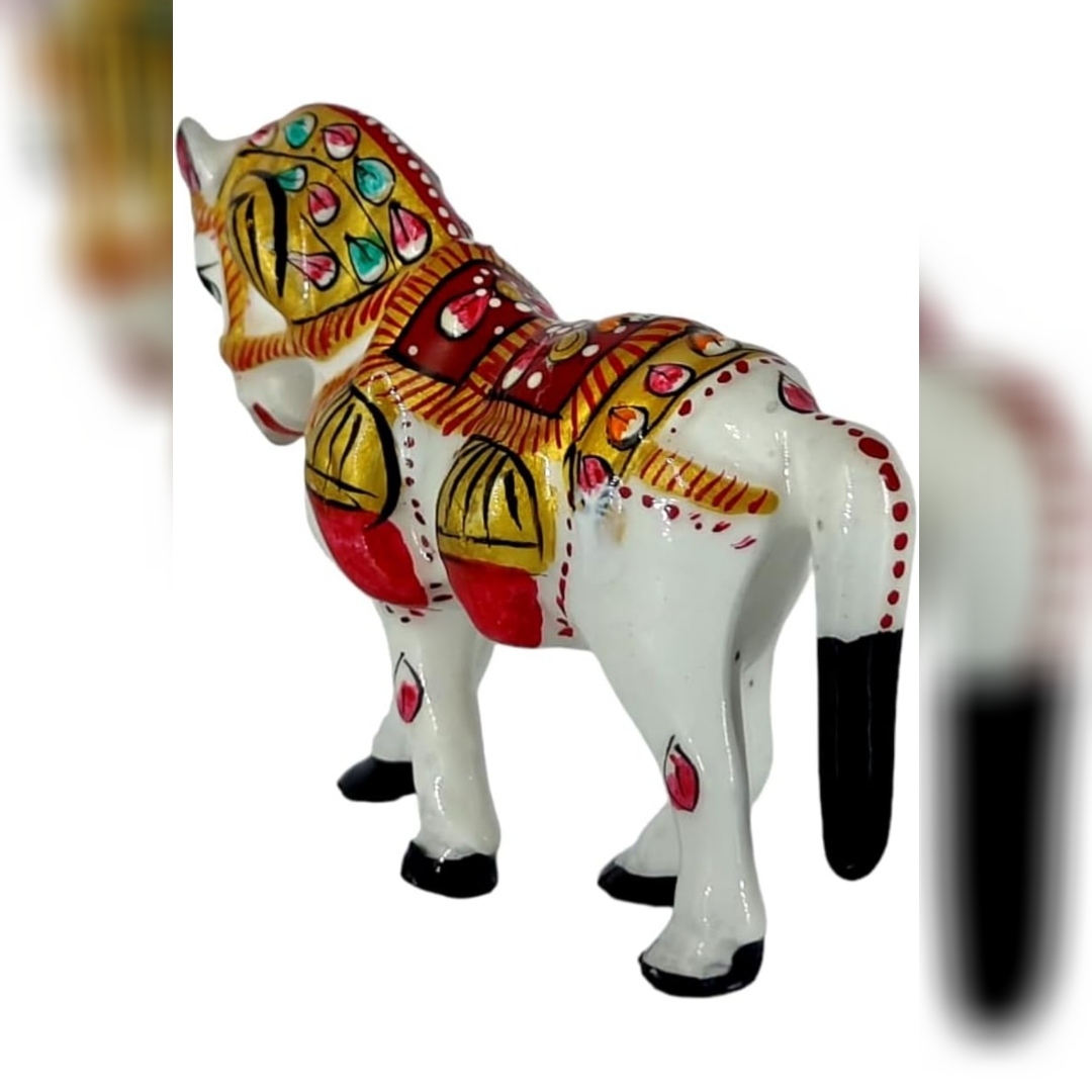 Metal Painted Horse Statue – Elegant Symbol of Strength - Image 4